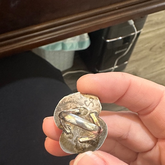 Elegant Silver and Turquoise Leaf Ring - Picture 4 of 8